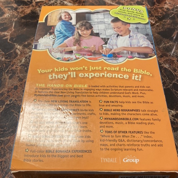 Hands-On Bible NLT (Softcover) Early Childhood Learning Bible. - Picture 2 of 11